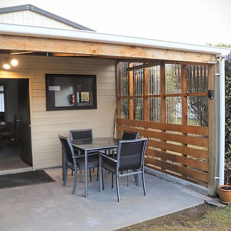 Catnap Cottage, Newly Renovated Manapouri Exterior photo