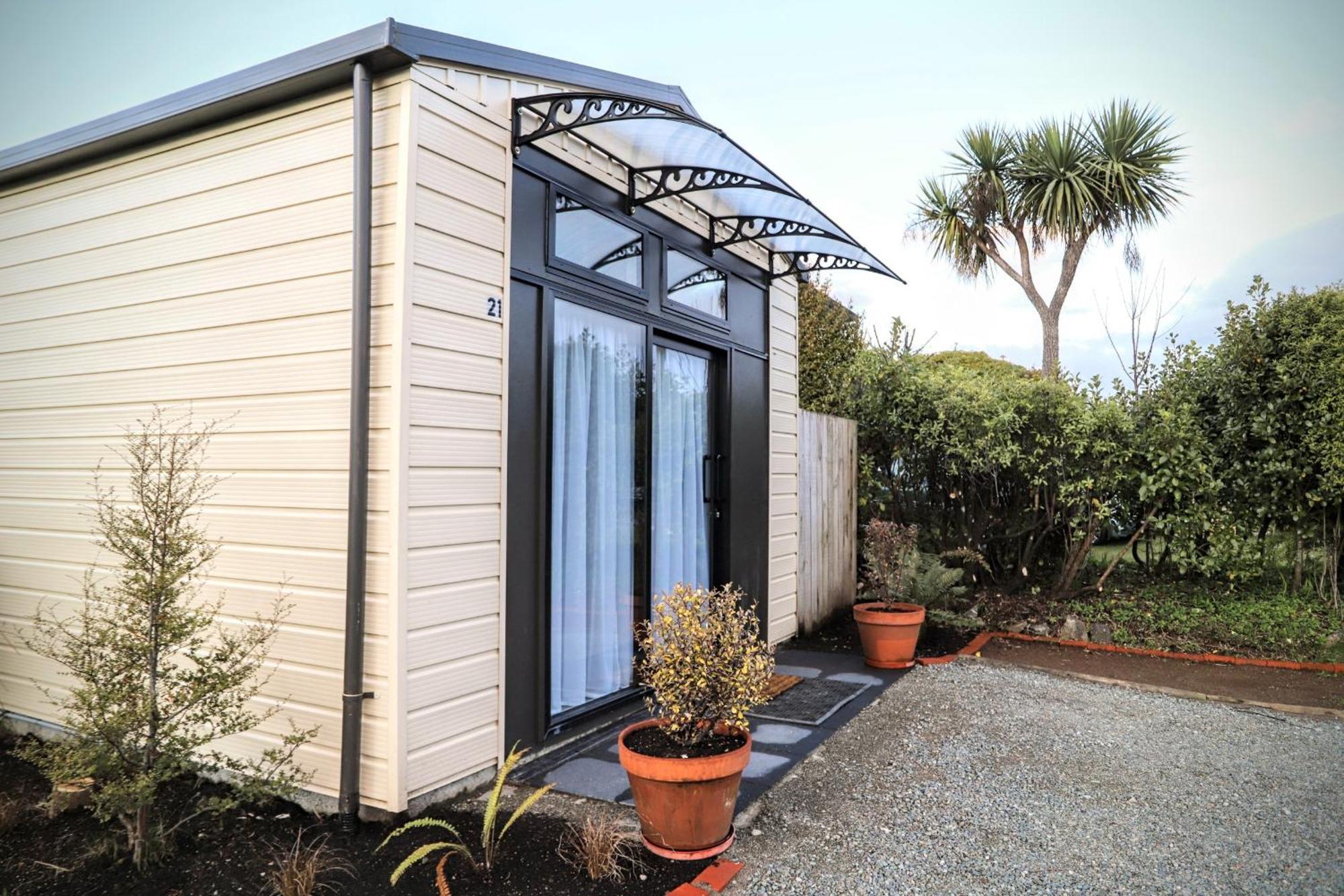 Catnap Cottage, Newly Renovated Manapouri Exterior photo